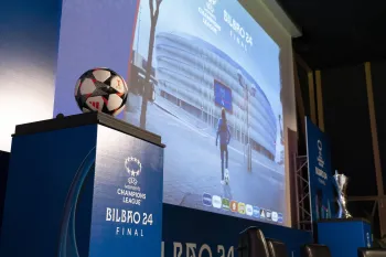 Balón final UWCL